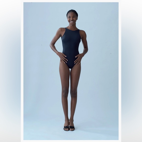 NuSwim black Harp suit - Picture 1 of 4